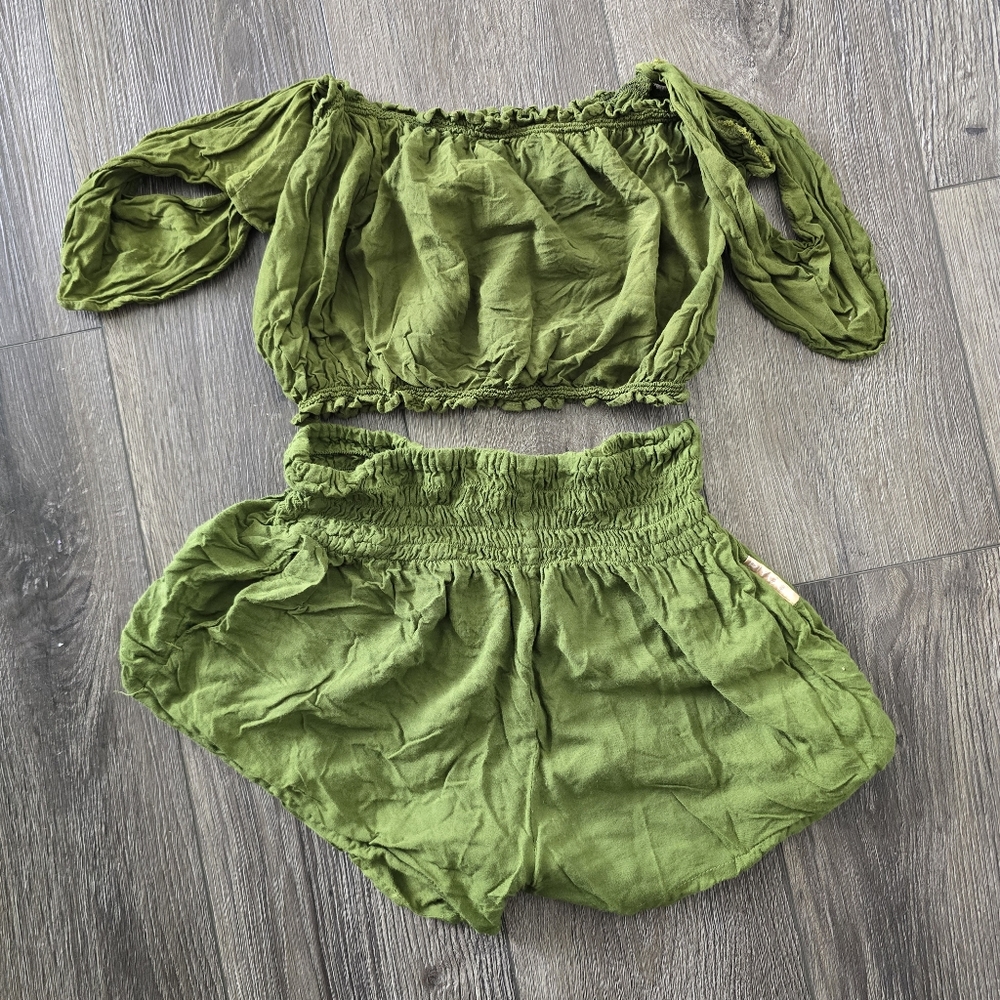 Green Two-Piece Off-Shoulder Set